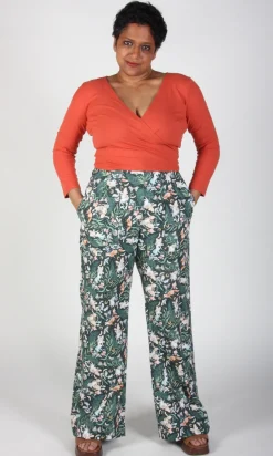 BIRDS OF NORTH AMERICA Top Crescentchest