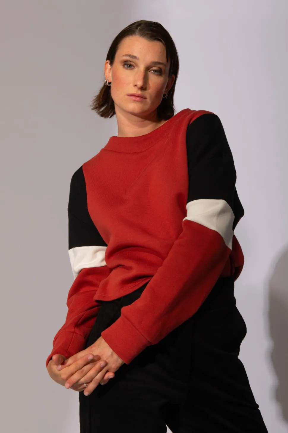 EVE LAVOIE Crewneck Cutout
