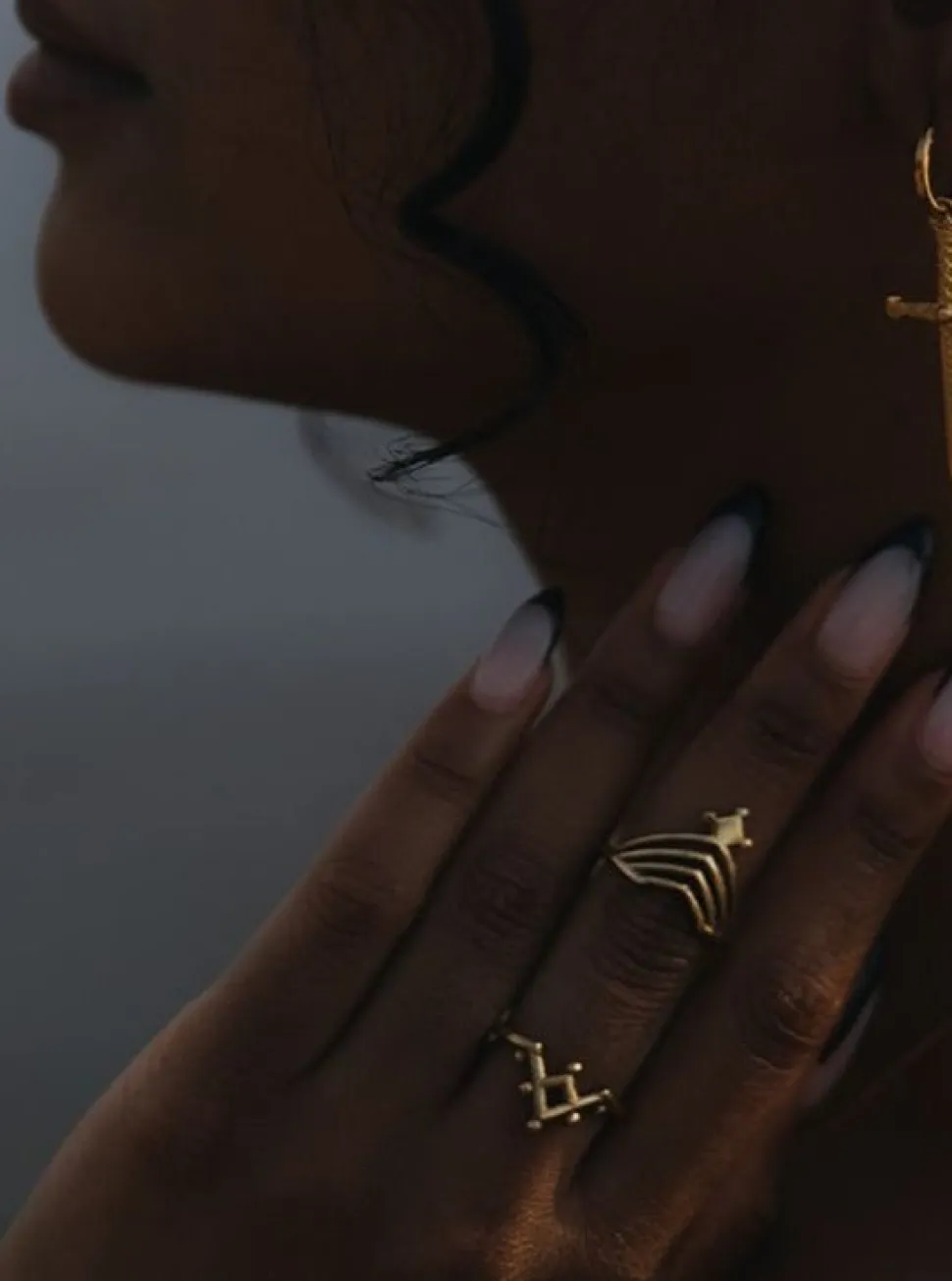 NOIR KALA Arrow Ring - Brass