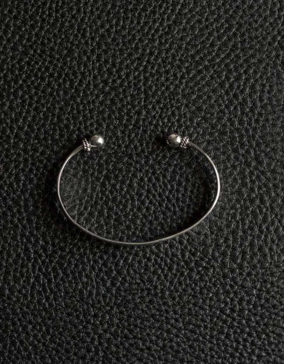 NOIR KALA Bracelet Open Dots