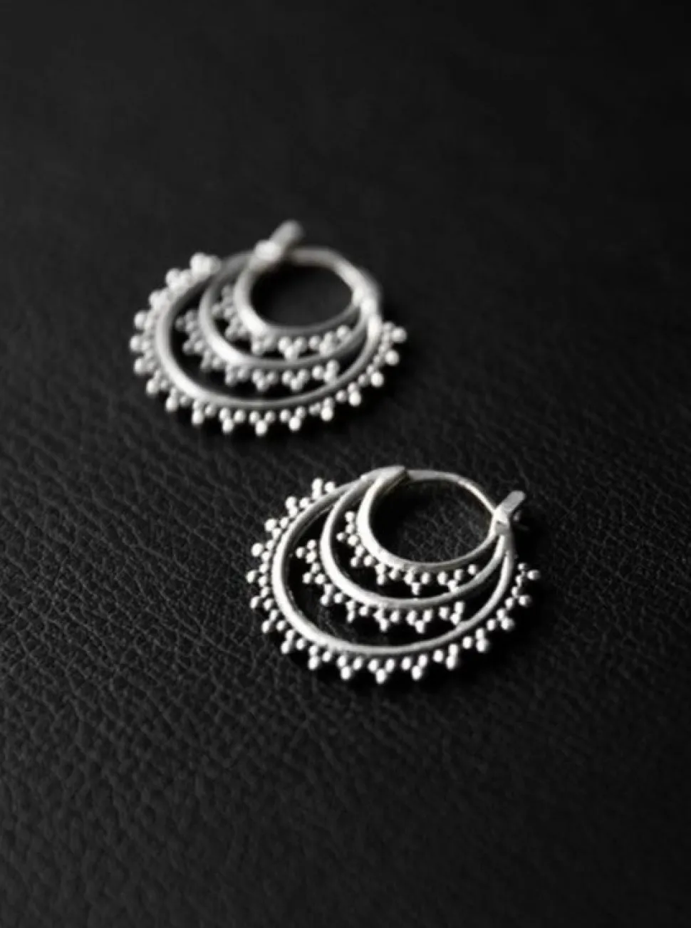 NOIR KALA Seeds Of Light Hoop Earrings - Silver